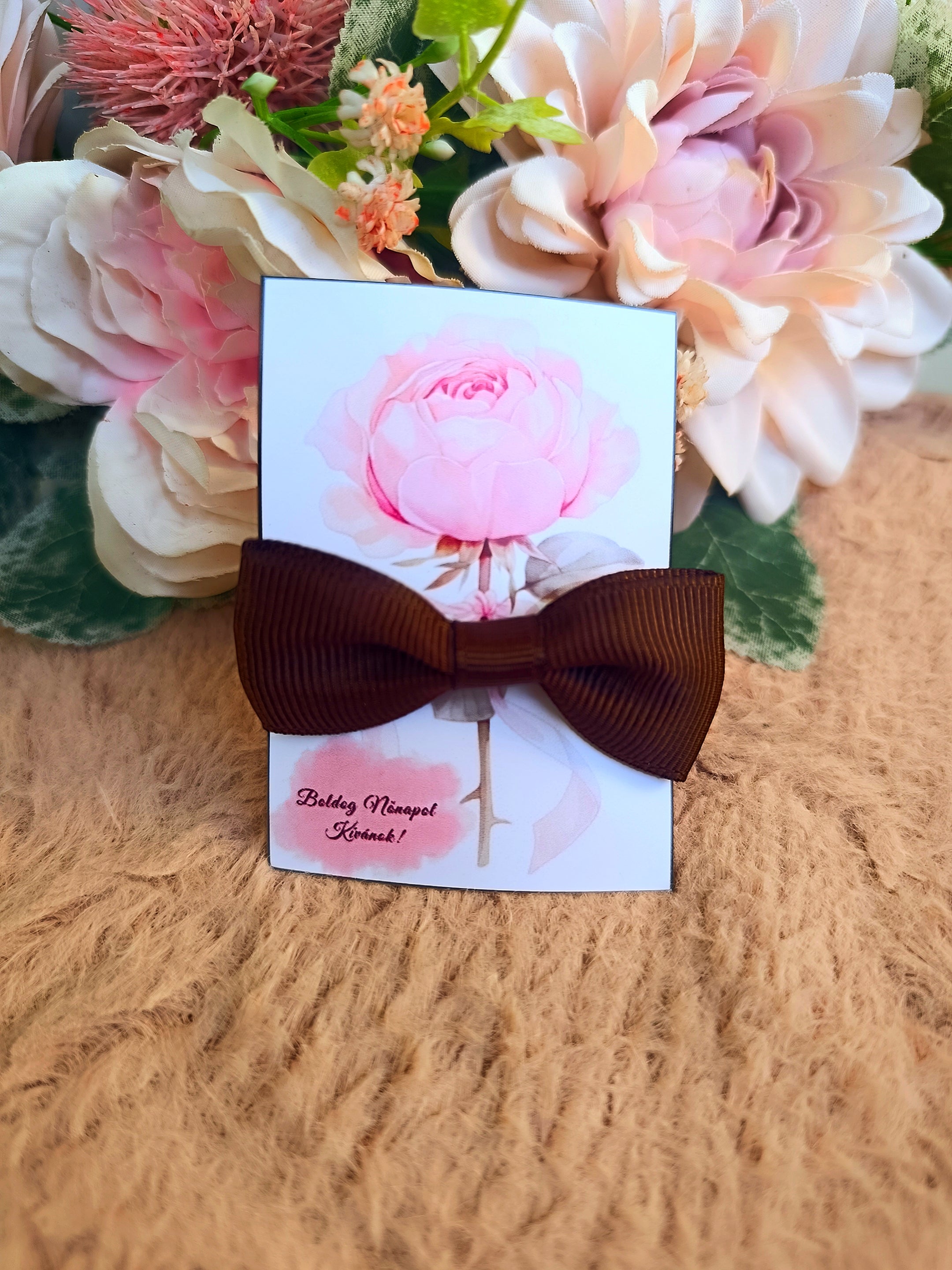 Ajándék masni hajgumi nőnapi sötétbarna